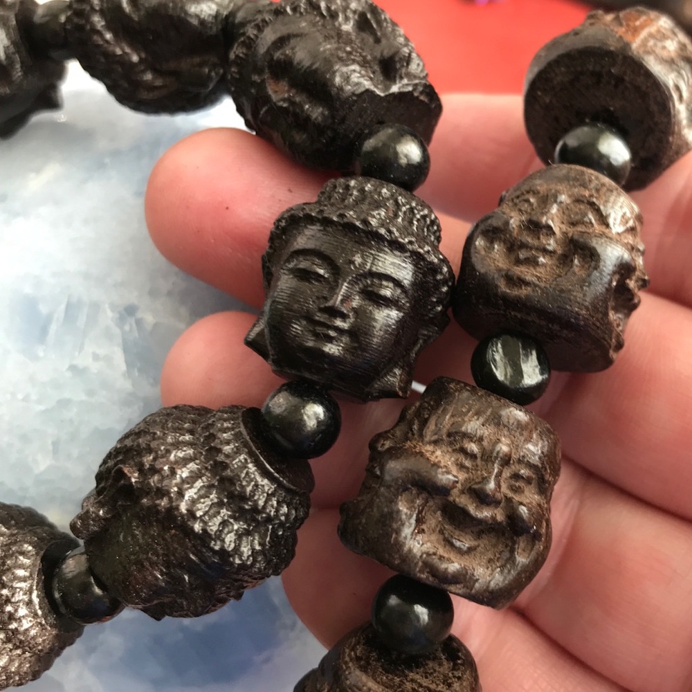 Wood carved peaceful Buddha bracelets - Picture 5 of 8